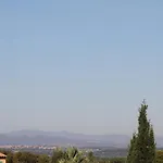 Modern 4 Bedroom Villa, Air-conditioning, Swimming Pool, Private Gardens 빌라