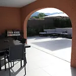 Modern 4 Bedroom Villa, Air-conditioning, Swimming Pool, Private Gardens 빌라 Laroque-des-Albères