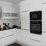 Modern 4 Bedroom Villa, Air-conditioning, Swimming Pool, Private Gardens Laroque-des-Albères